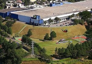 SBT completa 39 anos, relembre a história da emissora de Silvio Santos ...